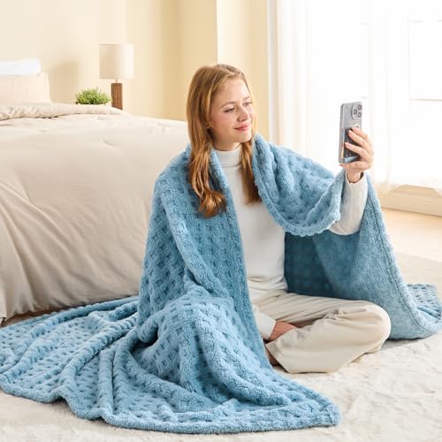 NEWCOSPLAY 3D Waffle Checkered Flannel King Blanket, Blue, 90"x110" | Super Soft Cute Lightweight Decorative Premium Silky Fleece Blanket for Couch Sofa Bed, Gift for Women Men, All Season Use - color: Blue, size: King(90"x110")