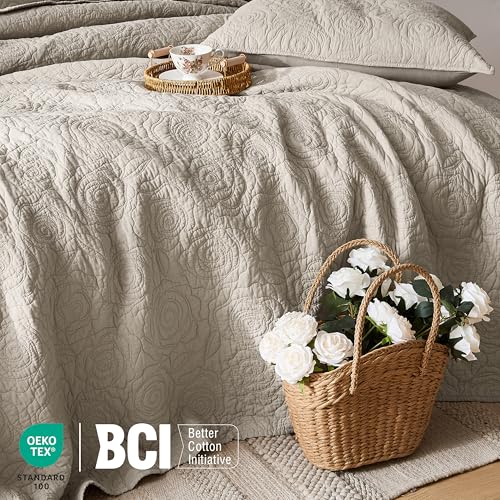 WDCOZY Beige 100% Cotton Quilt Twin Size Bedding Sets with 1 Pillow Shams, Floral Rosette Lightweight Bedspread Soft Farmhouse Patterned Coverlet Quilted Comforter Bed Cover for All Season, 2 Pieces - color: Beige, size: Twin (68"x86")