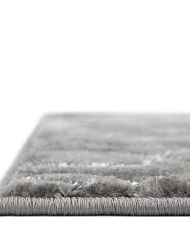 Rugs.com - Vogue Geo Rug – 5 Ft Runner Gray and Silver High-Pile Textured Rug – Modern Geometric Runner for Hallways, Entryways, and Bedside Areas - color: Gray and Silver, size: 2' x 5'1" (Runner)
