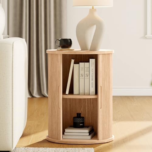 LINSY HOME 원형 플루티드 엔드 테이블, 슬라이딩 탬부르 도어 및 보관 선반이 있는 톨 사이드 테이블, 모던 침대 옆 테이블, 거실, 침실, 오크 | 슬라이딩 땅부르 도어, 오픈 보관 선반, 미드 센추리 모던 스타일, 보헤미안 우드 디자인, 컴팩트 나이트 스탠드, 거실/침실. - color: 오크.