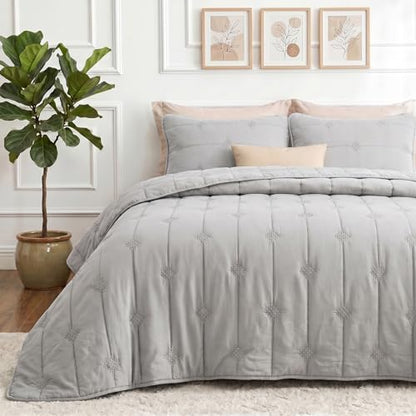 Bedsure Lightweight Comforter Queen Size – Extra Soft & Breathable Quilt Set, 3 Piece Prewashed Cotton-Like Polyester Bedding, Includes 1 Quilt 90x96 Inches with 2 Shams, Machine Washable, Light Grey - color: 02 - Light Grey, size: Queen / Full (90" x 96"