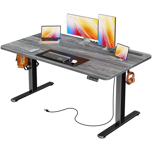 Huuger 전원 콘센트 및 USB-C 포트가 있는 전기 스탠딩 데스크, 139.9 x 61cm(55 x 24인치) 높이 조절 가능한 책상, 홈 오피스, 컴퓨터 및 게이밍 책상용 앉은 스탠드 데스크, 4개의 프리셋, 안정적인 스틸 프레임, 그레이 - color: 회색., size: 55.1 x 23.6 inch