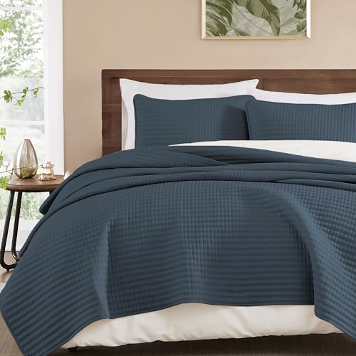 King Size Quilt-Lightweight Navy Blue Bedspreads King Quilt Bedding Set | Soft Coverlet with 2 Pillow Shams for All Seasons, Suitable for Bed, Couch, 3 Pieces, 106"x94" - color: Blue, size: King