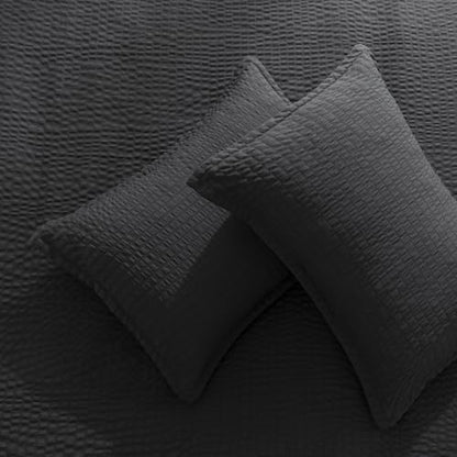 Amazon Basics Duvet Cover Set with Jacquard Geometric Pattern, 3-Piece with 1 Duvet Cover and 2 Pillow Shams, Comforter Not Included, King, Black - color: Black, size: King