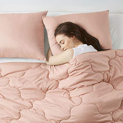 Comfort Spaces Vixie Reversible Comforter Set - Trendy Casual Geometric Quilted Cover, All Season Down Alternative Cozy Bedding, Matching Sham, Coral/Gray, Twin/Twin XL 2 piece | Down Alternative, All Season, Bedding for Bedroom, Geometric Pattern, Revers