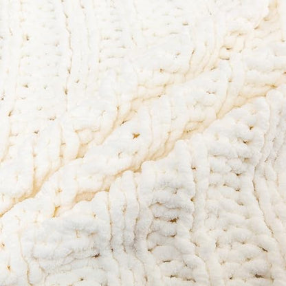 WESHIONGOO Chunky Knit Blanket Throw for Couch Bed 40"×60" Cream White | 100% Handmade Knitted Throw blanket Fluffy Soft Blanket With Jumbo Chenille Yarn Thick - color: Cream White, size: 40"x60"(Medium Size Throw)