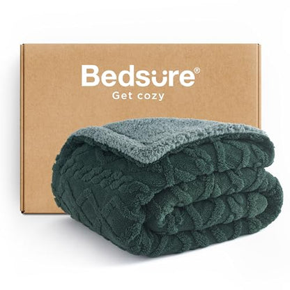 Bedsure Gentlesoft Sherpa Fleece Throw Blanket for Couch - Fluffy & Cozy Cable Jacquard Tufted Throw for Women Gift, Thick and Warm Christmas Blanket for Winter, Dark Green, 50x60 Inches | Ultra-Soft, Cozy, Thick for Winter, Ideal for Couch, Sofa, Gift fo