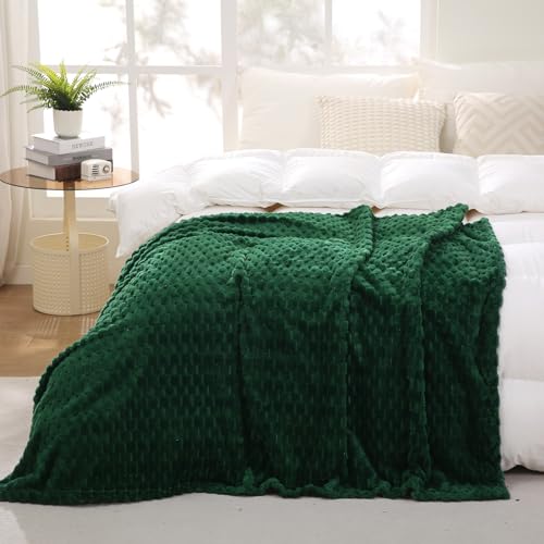 Puncuntex Dark Green Throw Blanket 60"×80" Fuzzy 3D Jacquard Decorative | Flannel Fleece Super Soft Plush Cozy Blanket for Couch Sofa Chair Lightweight - color: Dark Green, size: 60"×80”