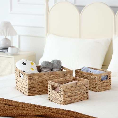 Set of 3 Water Hyacinth Storage Basket Rattan Woven Shelf Organizing with Built-in Handles 3-Pack Nesting Wicker Bathroom Accessories Pantry Storage