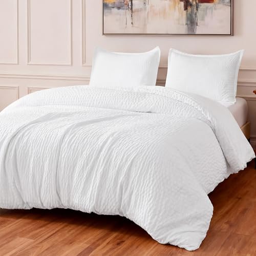Amazon Basics Duvet Cover Set with Jacquard Geometric Pattern, 3-Piece with 1 Duvet Cover and 2 Pillow Shams, Comforter Not Included, Full, White - color: White, size: Full