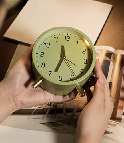 SHISEDECO Small Analog Alarm Clock, Battery Operated Desk Clock, Green | Bedside Analog Non-Ticking Silent Small Deskclock Battery Operated for Living Room, Bedroom, Office - color: Green