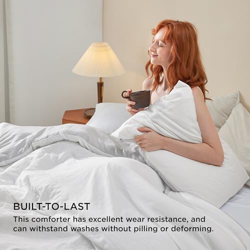 Bedsure Queen Size Comforter Set, Reversible White Soft Prewashed Bedding for All Seasons, 3 Pieces Warm Down Alternative Bed Set, 1 Lightweight Comforter (90"x90") and 2 Pillowcases (20"x26")