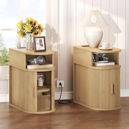 Narrow End Table with Charging Station, Fluted Sofa Side Table with Sliding Curved Door and Storage Shelf, Mid-Century Bedside Table, Modern Nightstand for Living Room, Bedroom, Natural - color: Natural