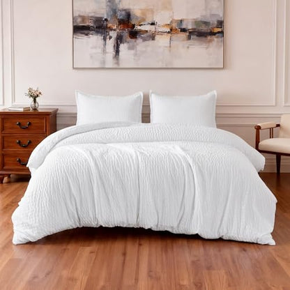 Amazon Basics Duvet Cover Set with Jacquard Geometric Pattern, 3-Piece with 1 Duvet Cover and 2 Pillow Shams, Comforter Not Included, King, White - color: White, size: King