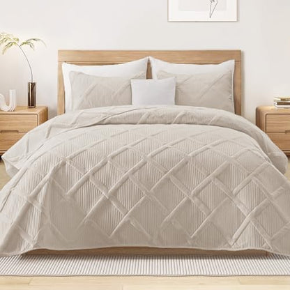 Exclusivo Mezcla Twin Size Quilt Set, Brich Beige | Soft Bedspreads with 1 Pillow Sham, Modern Striped Pattern, Lightweight Bedding Set Coverlets for All Seasons, 68x88 Inch - color: Brich Beige, size: Twin (68"x88")
