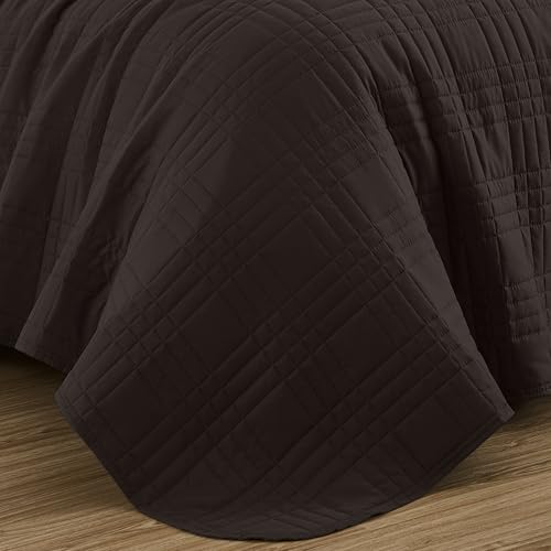 Chezmoi Collection Kingston Queen Size Bedspread Set, 3-Piece Brown Oversized Quilted Microfiber Lightweight Bedspread Coverlet (100"x106") for All Seasons - color: Brown, size: Queen