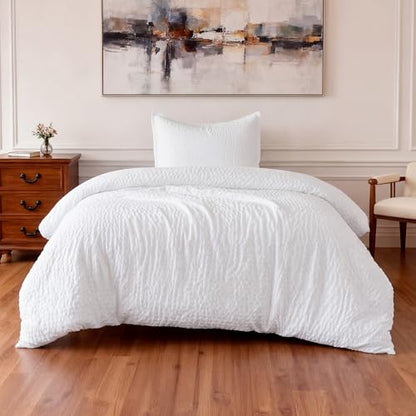 Amazon Basics Duvet Cover Set with Jacquard Geometric Pattern, 2-Piece with 1 Duvet Cover and 1 Pillow Sham, Comforter Not Included, Twin, White - color: White, size: Twin