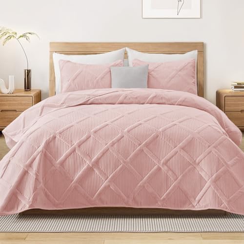 Exclusivo Mezcla California King Size Quilt, Blush Pink | Soft Bedspreads with 2 Pillow Shams, Modern Striped Pattern, Lightweight Bedding Set Coverlets for All Seasons, 112x104 Inch - color: Blush Pink, size: Cal King (112''X104'')