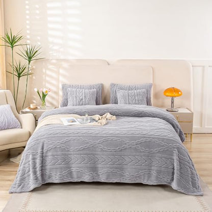 YUSOKI Sherpa Fleece Queen Size Blanket, Light Grey, 90"x90" | 3D Stylish Design,320GSM, Non-Shedding, Lightweight for All Season Use, stays fluffy after repeated washes, Perfect Gifts - color: Light Grey, size: Queen (90" x 90")