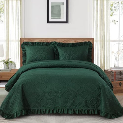 DJY King Quilt Set Emerald Green, 3 Pieces Ruffled Bedspreads Quilt | Lightweight Soft Bedding Coverlet for All Seasons, 110''x90'' (Includes 1 Quilt, 2 Pillow Shams) - color: Emerald, size: King
