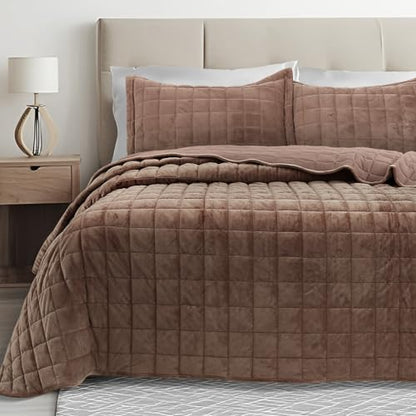 Velvet Quilt Super King Size, Luxury Soft Bedding Set, Lightweight Cozy Warm Quilted 3-Piece Velvet Coverlet Bedspread Sets with 2 Pillow Shams for All Season, Brown - color: Brown, size: Super King(128"x120")