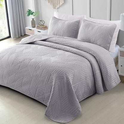 Exclusivo Mezcla Ultrasonic Full Queen Quilt Bedding Set, Light Grey | Lightweight Bedspreads, Soft Microfiber, Modern Geometric Coverlet, All Season Bed Cover, 1 Quilt and 2 Pillow Shams - color: Light Grey, size: Full/ Queen (90"x96")