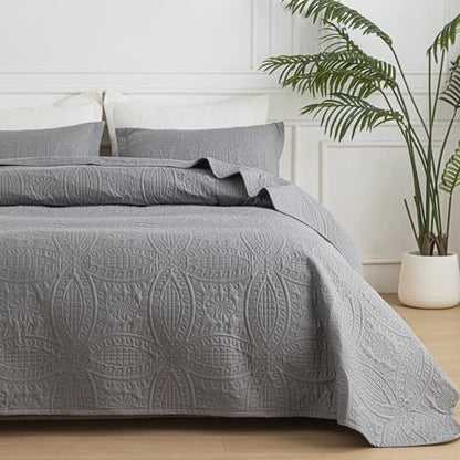 SheRest Twin Quilt Bedding Set - Gray Soft Breathable Bed Quilt, Modern Style Embossed Bedspreads, Lightweight Microfiber Reversible Coverlet for All Seasons - 1 Quilt, 1 Pillow Sham - color: Gray, size: Twin (68" x 90")