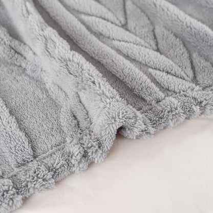YUSOKI Sherpa Fleece Queen Size Blanket, Light Grey, 90"x90" | 3D Stylish Design,320GSM, Non-Shedding, Lightweight for All Season Use, stays fluffy after repeated washes, Perfect Gifts - color: Light Grey, size: Queen (90" x 90")