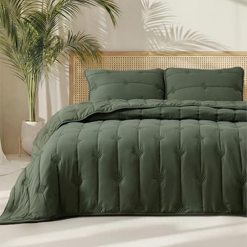 Bedsure King Size Quilt - Prewashed Extra Soft Cotton-Like Polyester Bedspreads King Size, Lightweight Comforter, Includes 1 Quilt 106x96 Inches with 2 Shams, Machine Washable, Dark Green - color: 01 - Olive Green, size: King (106" x 96")