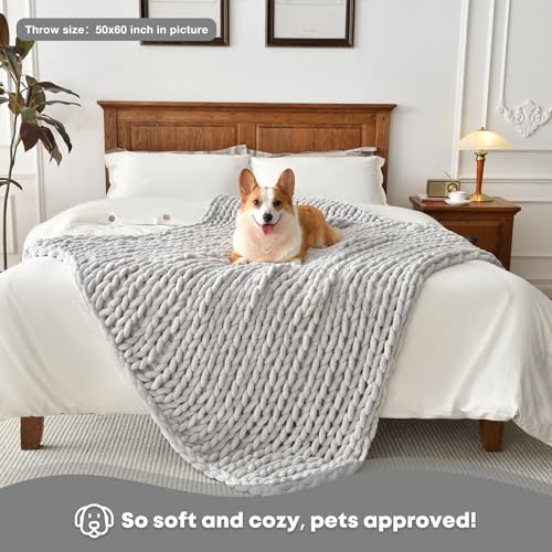 Soft Chunky Knit Blanket, 40X50 Inch Handmade Thick Chenille Yarn Throw Without Shedding & Raveling, Aesthetic & Cozy Home Decor with Couch Sofa Bed, Gift Pack, Light Grey - color: Light Grey, size: 40x50 inches