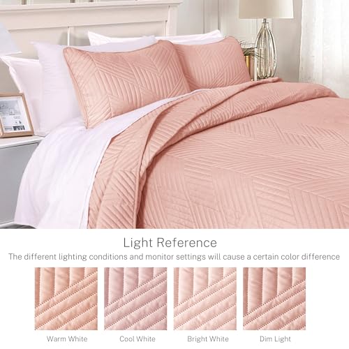 Exclusivo Mezcla California King Quilt Bedding Set, Blush Pink | Lightweight Bedspreads, Soft Microfiber, Modern Geometric Coverlet, All Season Bed Cover, 1 Quilt and 2 Pillow Shams - color: Blush Pink, size: Cal King (112''x104'')