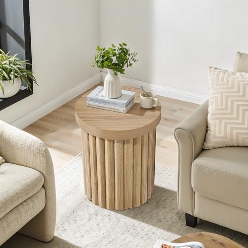 LuxenHome 19" Fluted Oak Round Side Table, Small End Tables Living Room | Mid Century Modern Small Side Tables for Small Space, Living Room Accent Table, Modern Wooden Night Table, Sofa Side Table - color: Oak
