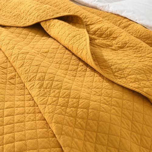 Wistown Cotton Queen Bedspread Quilt Bedding Set, Yellow | 3 Pieces Reversible Lightweight Soft Coverlets Comforters, All Seasons, Diamond Stitching Pattern - color: Yellow Diamond Pattern, size: Queen (90 by 98inch)
