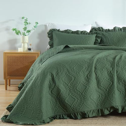 DJY Queen Quilt Set, 3 Pieces Ruffled Bedspreads Quilt, Olive Green | Lightweight Soft Bedding Coverlet for All Seasons, 96''x90'' (Includes 1 Quilt, 2 Pillow Shams) - color: Olive Green, size: Queen