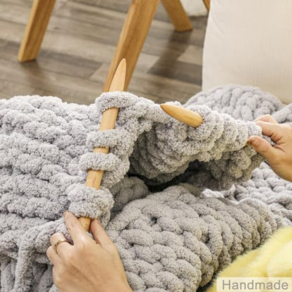 WESHIONGOO Chunky Knit Blanket Throw for Couch 40"×40" Light Grey | 100% Handmade Knitted Throw blankets Fluffy Soft Blanket With Jumbo Chenille Yarn Thick - color: Light Grey, size: 40"x40"(Small Size Throw)