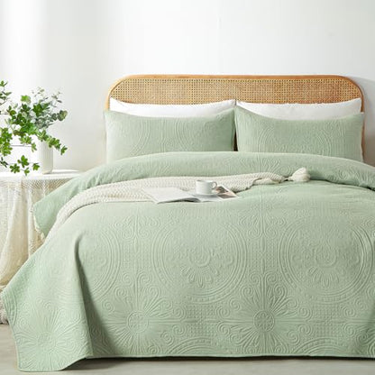 WURUIBO Full/Queen Quilt Set Sage Green,Ultrasonic Embossed Bedspread, Lightweight Microfiber Coverlet, Modern Thin Bedding Set for All Season, 3 Piece(1 Quilt,2 Pillow Shams) - color: Sage Green, size: Full/Queen(90"x96")