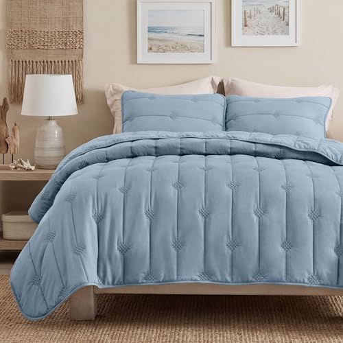 Bedsure King Size Quilt - Prewashed Extra Soft Cotton-Like Polyester Bedspreads King Size, Lightweight Comforter, Includes 1 Quilt 106x96 Inches with 2 Shams, Machine Washable, Dusty Blue - color: 04 - Dusty Blue, size: King (106" x 96")