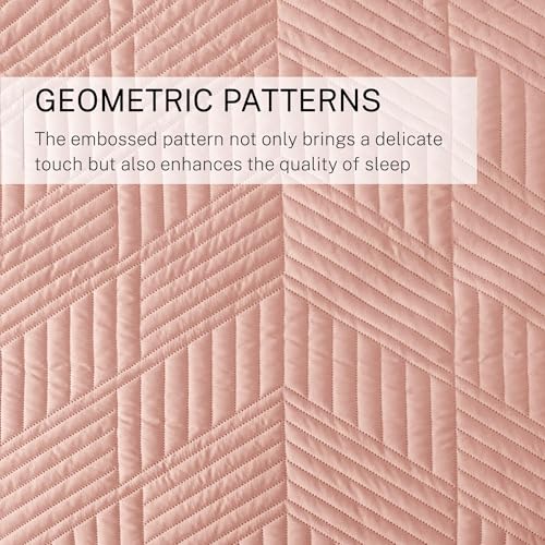 Exclusivo Mezcla Ultrasonic Twin Quilt Bedding Set, Blush Pink | Lightweight Bedspreads, Soft Microfiber, Modern Geometric Coverlet, All Season Bed Cover, 1 Quilt and 1 Pillow Sham - color: Blush Pink, size: Twin (68"x88")