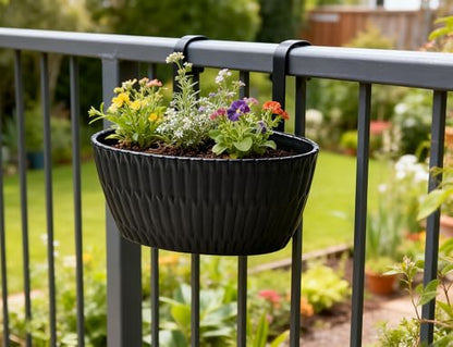 9 Inch Hanging Flower Pots, 3 Pcs Black Railing Fence Hanging Bucket Planter with Detachable Hooks, Countryside Window Plant Holder for Outdoor Garden Yard Home Decor