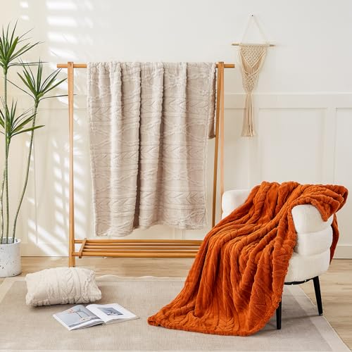YUSOKI Sherpa Fleece Large Throw Blanket, Linen, 50"x65" | 3D Stylish Design,320GSM, Non-Shedding, Lightweight for All Season Use, stays fluffy after repeated washes, Perfect Gifts - color: Linen-(without Pillows), size: Throw (50" x 65")
