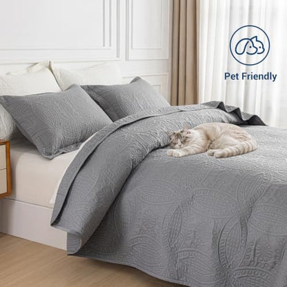 SheRest Twin Quilt Bedding Set - Gray Soft Breathable Bed Quilt, Modern Style Embossed Bedspreads, Lightweight Microfiber Reversible Coverlet for All Seasons - 1 Quilt, 1 Pillow Sham - color: Gray, size: Twin (68" x 90")