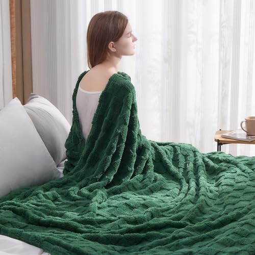 NEWCOSPLAY 3D Checkered Flannel Twin Blanket, Dark Green, 60"x80" | Super Soft Cute Lightweight Decorative Premium Silky Fleece Blanket for Couch Sofa Bed, Gift for Women Men, All Season Use - color: Dark Green Checkered, size: Twin(60"x80")