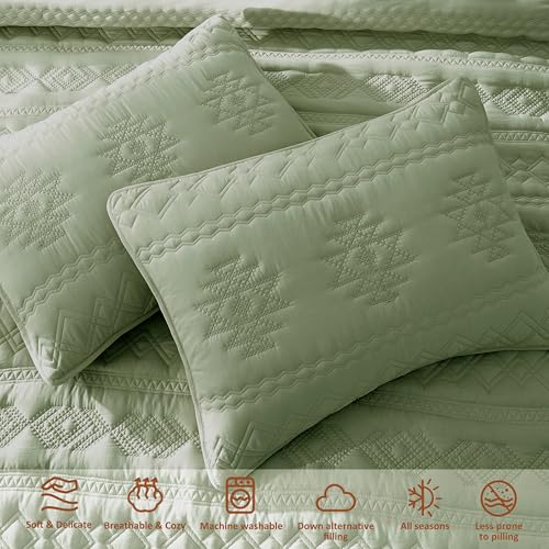 WDCOZY Boho Sage Green Quilts Queen Size Bedding Sets with 2 Pillow Shams, Farmhouse Lightweight Soft Bedspread Coverlet for All Season, 3 Pieces, 90x90 inches - color: Boho-green, size: Full/Queen