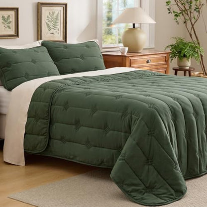 Bedsure Queen Quilt - Prewashed Extra Soft Cotton-Like Polyester Quilts Queen Size, Lightweight Comforter, Includes 1 Quilt 90x96 Inches with 2 Shams, Machine Washable, Dark Green - color: 01 - Olive Green, size: Queen / Full (90" x 96")