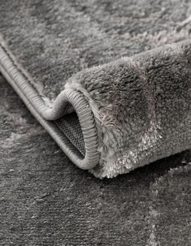 Rugs.com - Vogue Geo Rug – 5 Ft Runner Gray and Silver High-Pile Textured Rug – Modern Geometric Runner for Hallways, Entryways, and Bedside Areas - color: Gray and Silver, size: 2' x 5'1" (Runner)