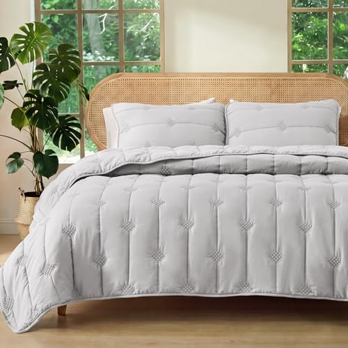 Bedsure Lightweight Comforter King Size – Extra Soft & Breathable Quilt Set, 3 Piece Prewashed Cotton-Like Polyester Bedding, Includes 1 Quilt 106x96 Inches with 2 Shams, Machine Washable, Light Grey - color: 02 - Light Grey, size: King (106" x 96")