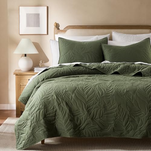 R.SHARE Olive Green King Size Quilt Set, Soft Lightweight Bedspread, Farmhouse Rustic Country Coverlet, Leaf Pattern Bedding with 2 Shams, 3 Pieces Spring Summer Thin Comforter - color: Olive Green, size: King (104"x90")
