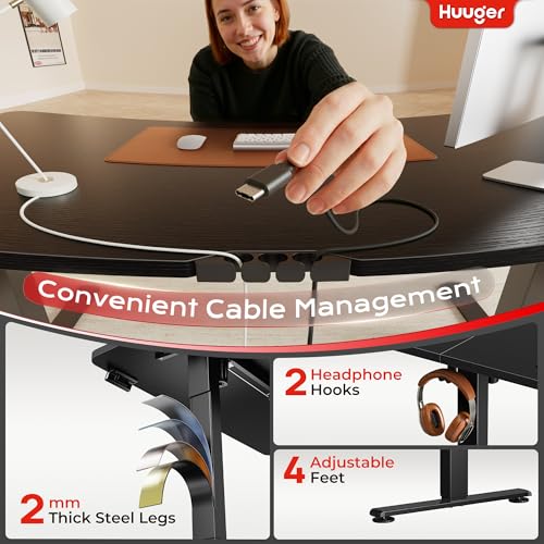 Huuger 전원 콘센트 및 USB-C 포트가 있는 전기 스탠딩 데스크, 139.9 x 61cm(55 x 24인치) 높이 조절 가능한 책상, 홈 오피스, 컴퓨터 및 게이밍 책상용 앉은 스탠드 데스크, 4개의 프리셋, 안정적인 스틸 프레임, 블랙 - color: 블랙., size: 55.1 x 23.6 inch