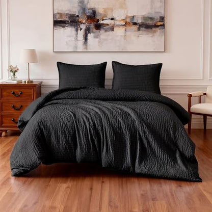 Amazon Basics Duvet Cover Set with Jacquard Geometric Pattern, 3-Piece with 1 Duvet Cover and 2 Pillow Shams, Comforter Not Included, King, Black - color: Black, size: King
