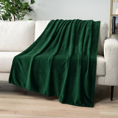 PAVILIA Emerald Green Fleece Throw Blanket for Couch, Dark Green Forest Super Soft Fuzzy Flannel Throw for Sofa, Luxury Plush Microfiber Bed Blanket, Cozy Home Decorative Velvet Gift Blanket, 50x60 - color: Emerald Green, size: 50 x 60 Inches - Throw